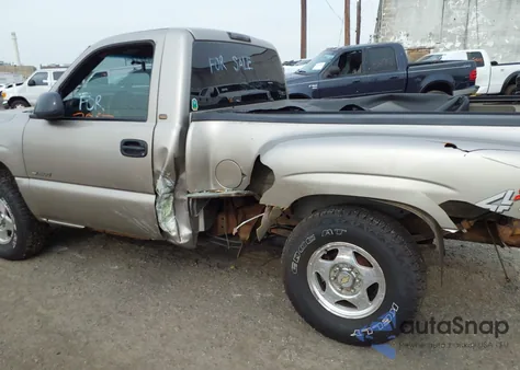 2001 Chevrolet Silverado z USA, uszkodzony, nr VIN 1GCEK14WX1Z145144